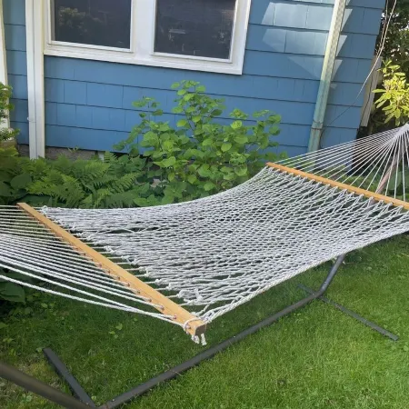 Blue Magnolia - A quiet apartment in a quaint Gloucester MA village