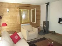 Luxury 80 sqm 3 bedroom Ski / summer apartment in centre of village