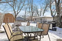 3bd/1.5bath entire home/Game room/Office/extended stays/FREE Wifi & Parking