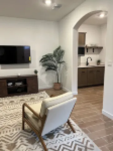 Brand New, Luxury 1BD/1BA Unit in a Quiet Newly Constructed Area of Bakersfield