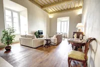 Palazzo Bichi Ruspoli-Historical Res, near Campo Square and close to everything