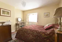 Beautifully Restored 2 Bedroom, Pet Friendly Cottage, Ideal for Exploring Exmoor Hotels in Dunster