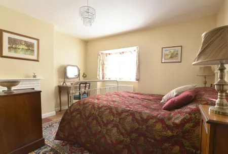Beautifully Restored 2 Bedroom, Pet Friendly Cottage, Ideal for Exploring Exmoor
