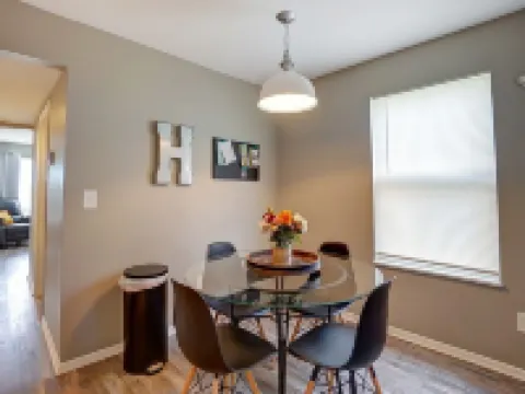 ChampionHill - Pick & Roll into Spooky Nook 2Bd Townhome with Off Street Parking Hotele w: Hamilton