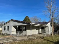 Close to trails and Norris Lake