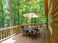 "Charming 3-Bedroom Chalet in Harpers Ferry, WV: Perfect Escape"