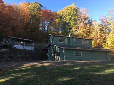 Seclusion on a Horse Farm - Million Dollar View - Ride - Hike - Fish - Sauna