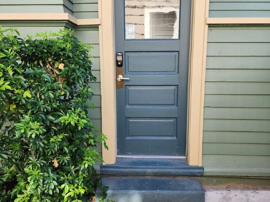 Wallingford 2 BR Comfy Apartment