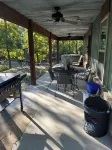 Cabin Bunkhouse with Hot tub Private Lake view in Vian, OK! Hotels in Sequoyah County