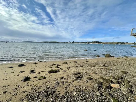 Romantic King Bed Studio ~ STUNNING VIEWS Bodega Bay - Perched over the water!