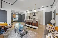 Timeless Loft -OTR -TQL w/ FREE Parking