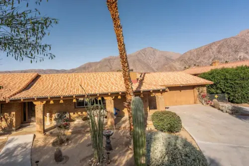 La Paz - Adobe desert home on 6 acres, hot tub, cowboy pool, hiking