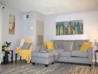 Delightful 1 bedroom, walk out balcony.  Near four major hospitals & WPAFB Hotels in Kettering
