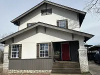 Spacious 3-bedroom 2 story home. Few blocks away from the BOK center Отели рядом с достопримечательностью «U.S. Rte 66»