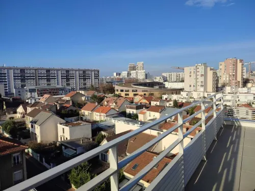 Apartment near Paris ORLY CDG Terrace parking Hotels in Bagneux