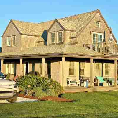 Have it all! The perfect Nantucket getaway for stunning ocean views and beaches! Hotel Exterior