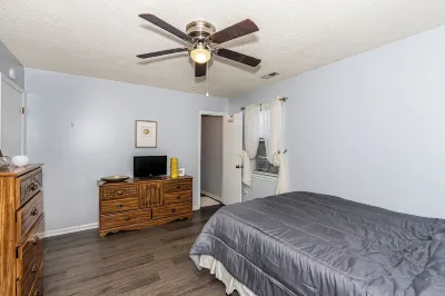 Cozy pet-friendly home close to Camp Lejeune and area beaches. Hotels near St. Julia AME Zion Church