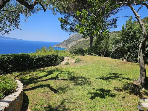 Villa with Dream Sea View, Private Land and Pool, Total Quietness - 3 stjerner