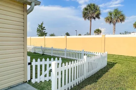 Upgraded Home in The Villages! Golf Cart Included, Community Pools and Much More Отели в г. Самтер