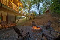Hot Tub • Fire Pit • Walk to Blue Ridge Lake • Dog Friendly