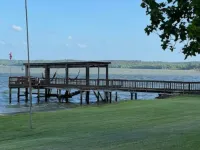 Quiet cottage on the water at Lake Livingston