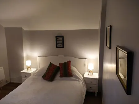 Totally Independent House on 2 Hectares for 5 People Отели в г. Эндр