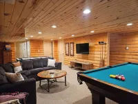 4 Bedroom lodge on wooded land with heated swimming pool and hot tub