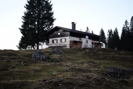 Family apartment in a fantastic location right on the trail