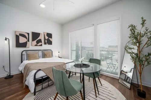 Tranquil Studio Haven with Private Balcony!