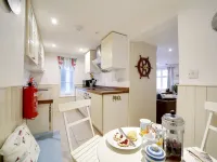 Bosuns Locker - A perfect holiday home in Port Isaac, sleeps 4+dogs Hotels in Port Isaac