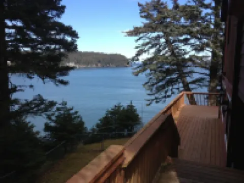 Luxurious Accommodations With Spectacular Ocean Views 科迪亞克島酒店