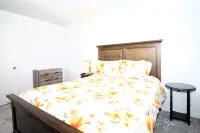 Caddy Shack 2- Charming 3-bedroom totally remodeled with AC and WiFi in Montrose