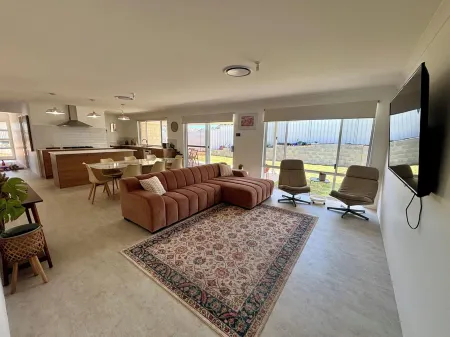 Abrohlos Beach House - No Cleaning Fee