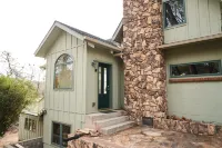 Beautiful and spacious A Frame "Cabin" in Kernville near river and lake isabella