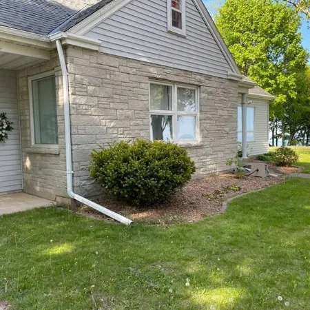Roomy Quiet Home Overlooking Lake Michigan