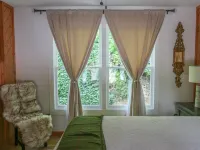Charming 2Br Highlands Cottage with Cozy Fireplace, 3 Min to Main St & Dry Falls Ξενοδοχεία στην πόλη Highlands