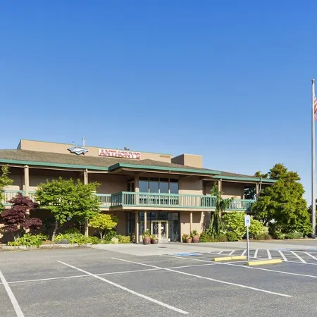New! Modern Home w/ Spectacular Views +Hot tub