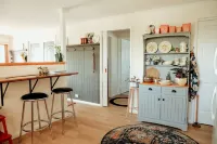 Luxury Couples' Retreat Beside the Beautiful Barwon River