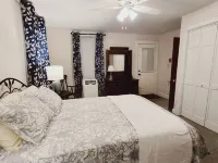Aldine Simpson Suite SPACIOUS updated 1-bdrm w/lake view in heart of Chautauqua!