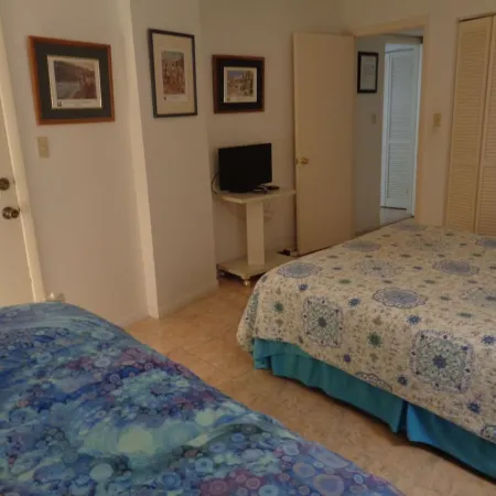 Oceanfront Property in Kawama Tower with Elevator, Lagoon and 2 Heated Pools