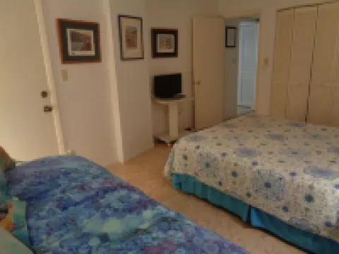 Oceanfront Property in Kawama Tower with Elevator, Lagoon and 2 Heated Pools