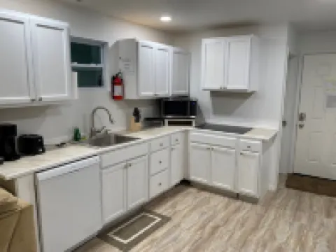 Bradenton duplex near downtown Pier, Harbor, Riverwalk & beaches.  Pet friendly!