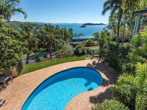 Oceanview’s with Buggy & Transfers by Compass 10
