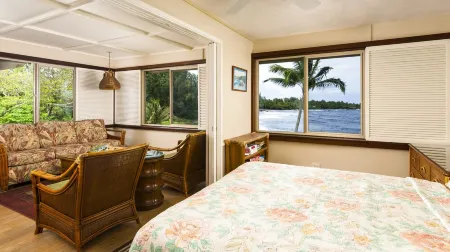 Oceanfront #4 at Hana Kai Maui - 1 Bedroom Upper Floor Corner 100ʻ from Water! Отели рядом с достопримечательностью «Хамоа Бич»