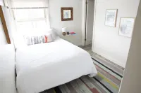 Minimalist-Style Apartment within walking distance of Downtown Johnson City