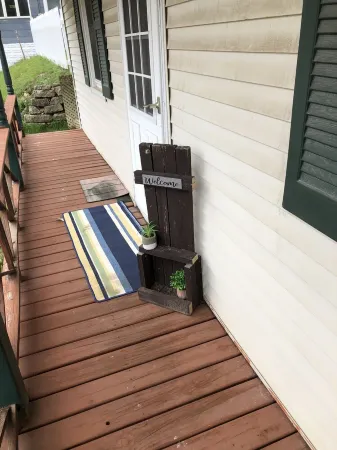 Victorian era Mississippi riverview retreat.