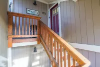 Remodeled sunny 1 bedroom condo in Meadow Village with heated garage