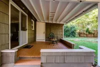 Fir-Grove Retreat-Stylish Home in Tranquil Setting