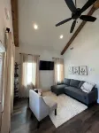 New Luxury 1BR Cottage in Downtown Auburn!