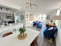 Luxury 2BR-1BA - 10 min to NYC - Elevator - Laundry - Gym - Roofdeck - Hoboken